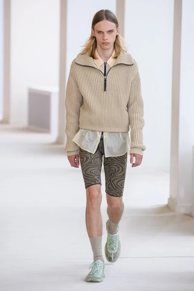 Look 2
